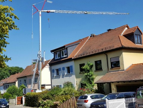 Self erecting crane DB 20