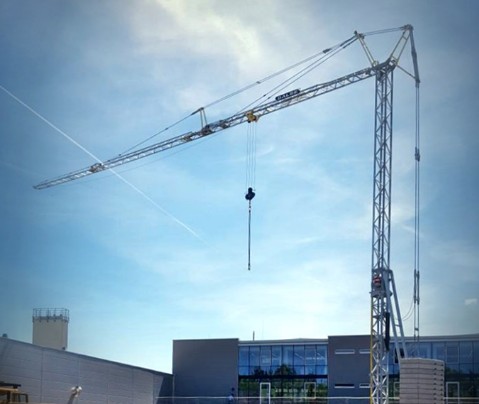 Self erecting crane DB 747