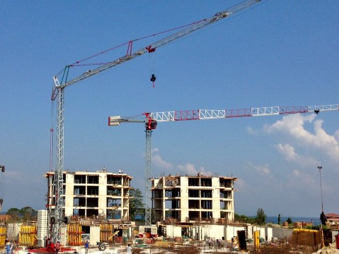 Self erecting crane HS 380